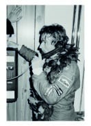 Flashback: René Arnoux dashes from podium to payphone in Canada