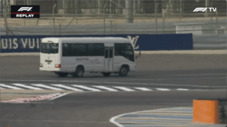 Stray bus and smashed window bring bizarre stoppages on final day of F1 pre-season testing