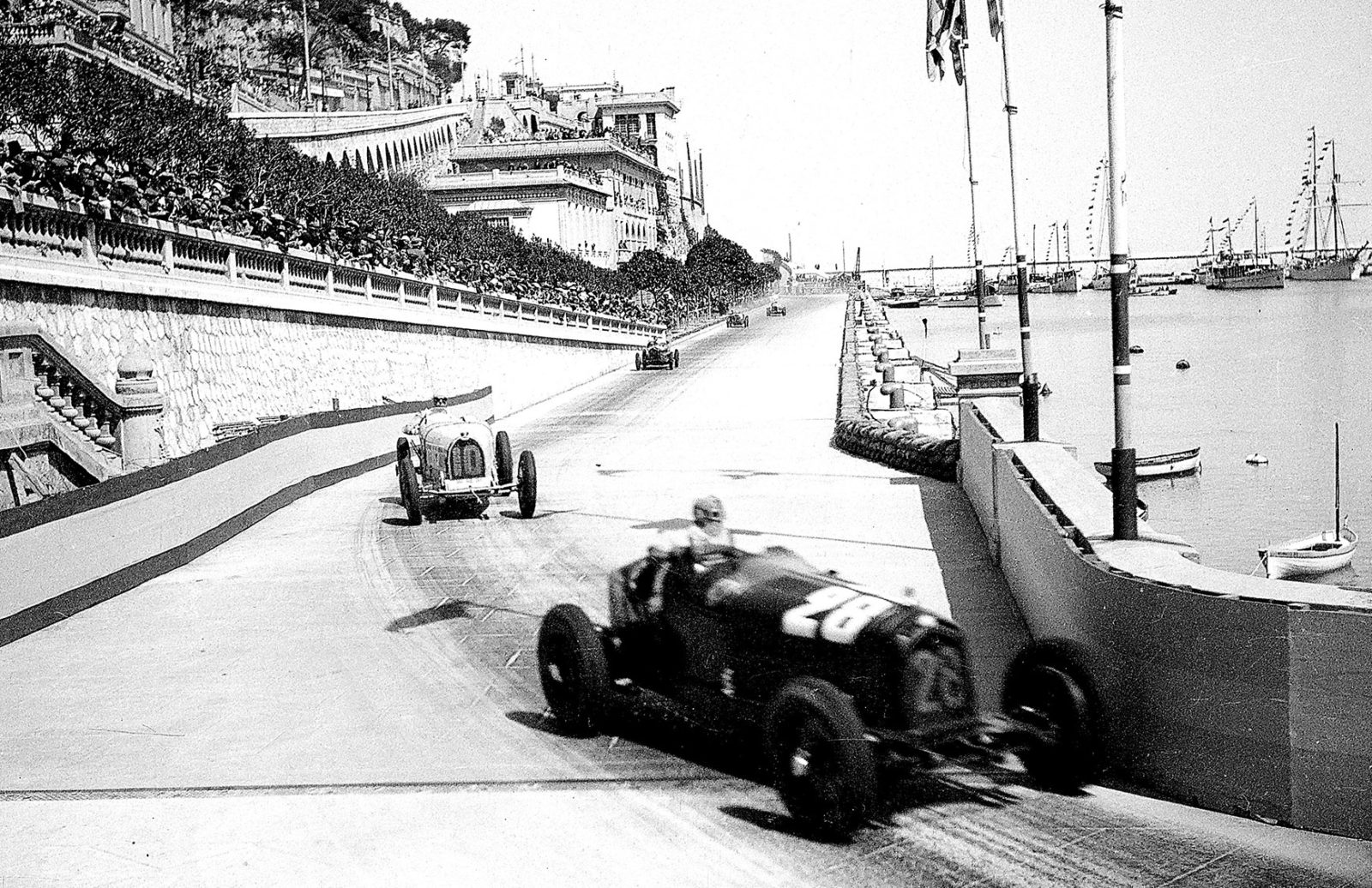 Tazio Nuvolari leads Achille Varzi in the 1933 Monaco Grand Prix