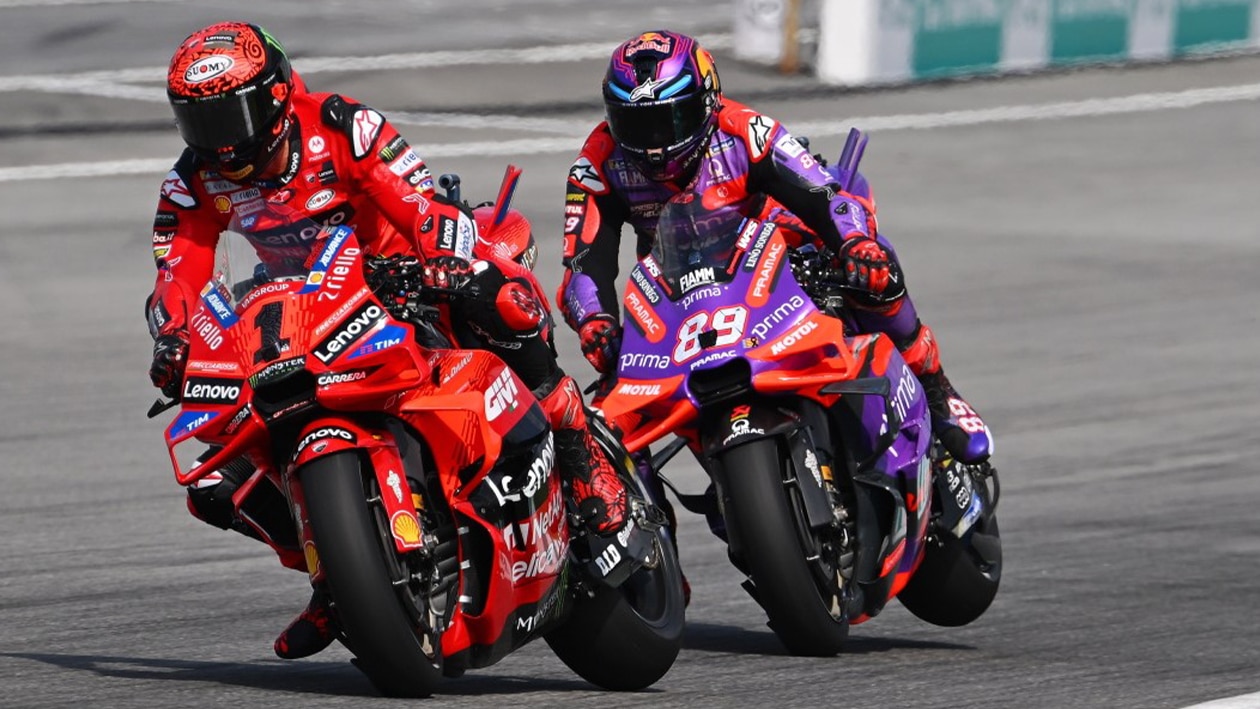 Pecco Bagnaia and Jorge Bagnaia battling under braking