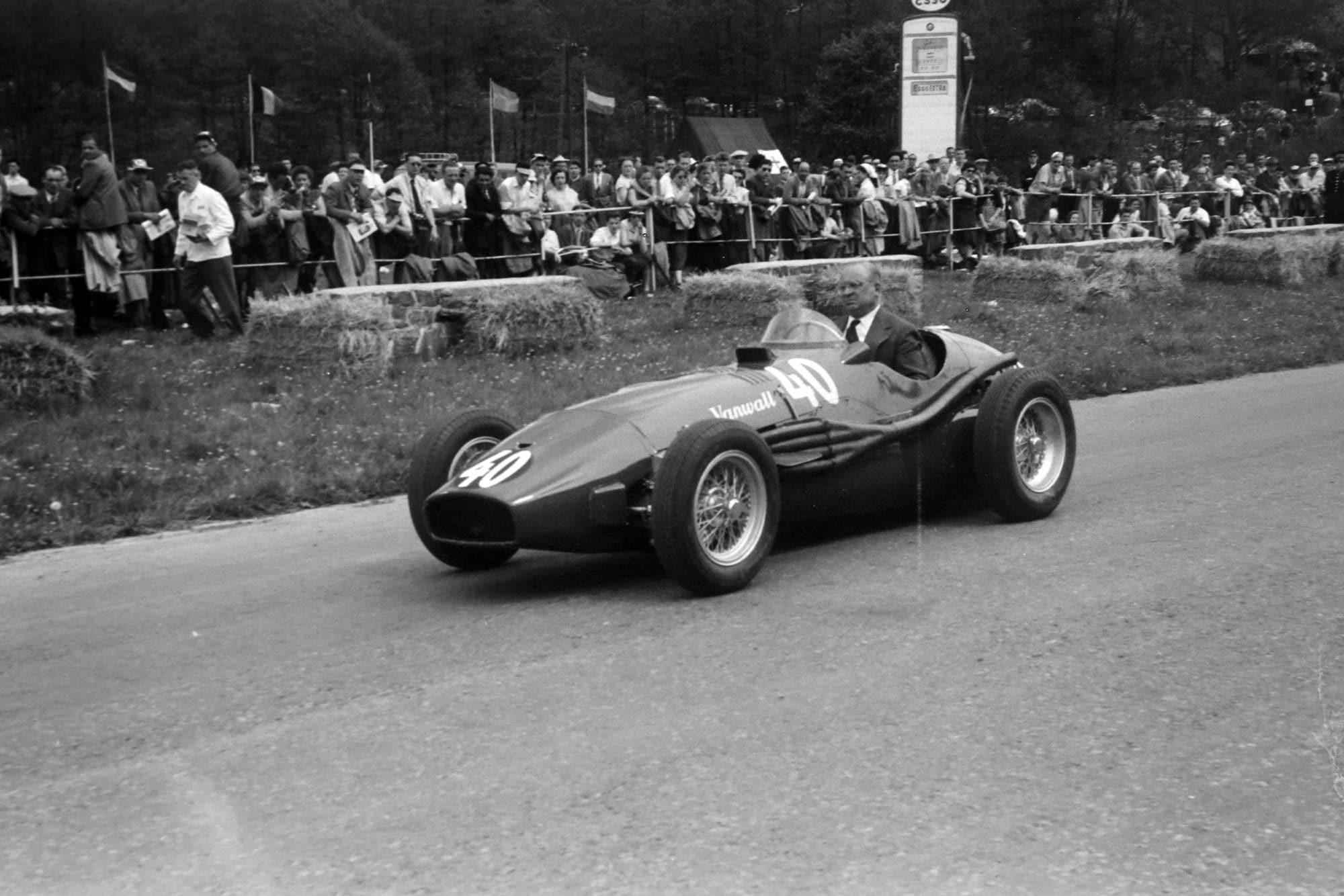 Tony Vandervell tries Mike Hawthorn's Vanwall