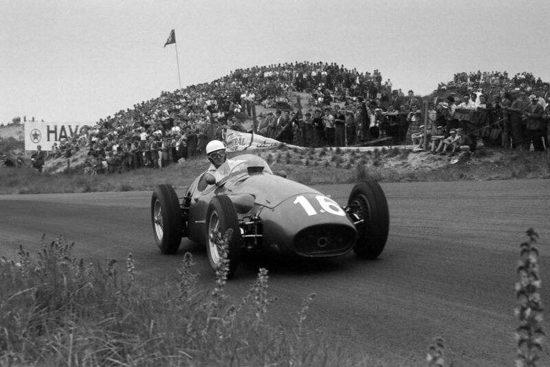 Maserati's Roberto Mieres attacks the Zandvoort circuit