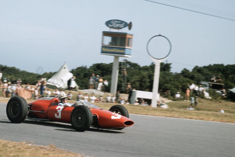 John Surtees (Ferrari Dino 156).