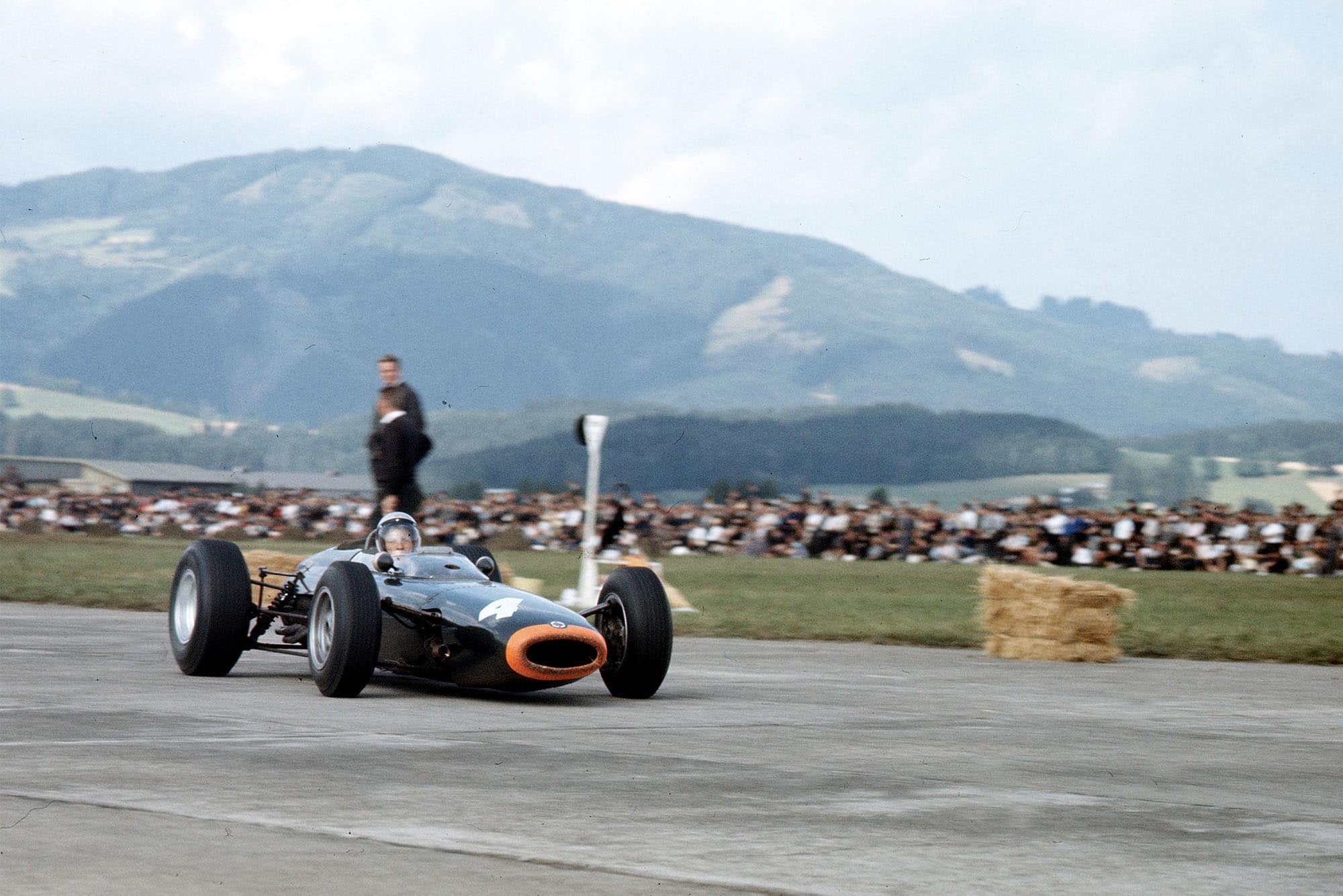 Richie Ginther (BRM P261).