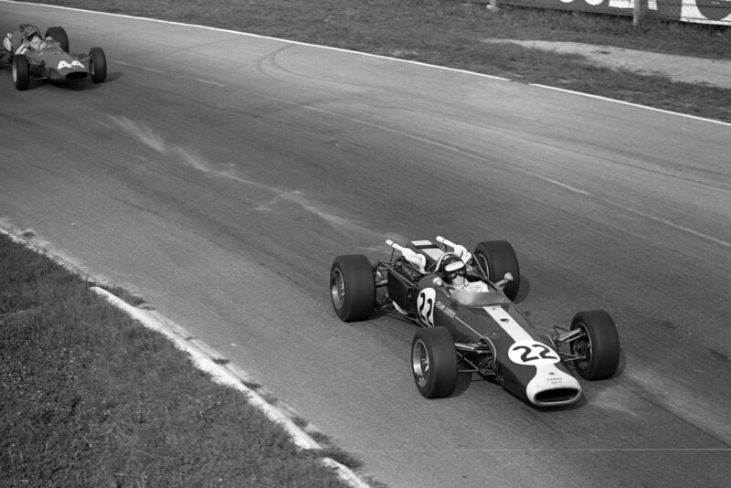 Jim Clark, Lotus 43 BRM leads Giancarlo Baghetti, Ferrari 246.