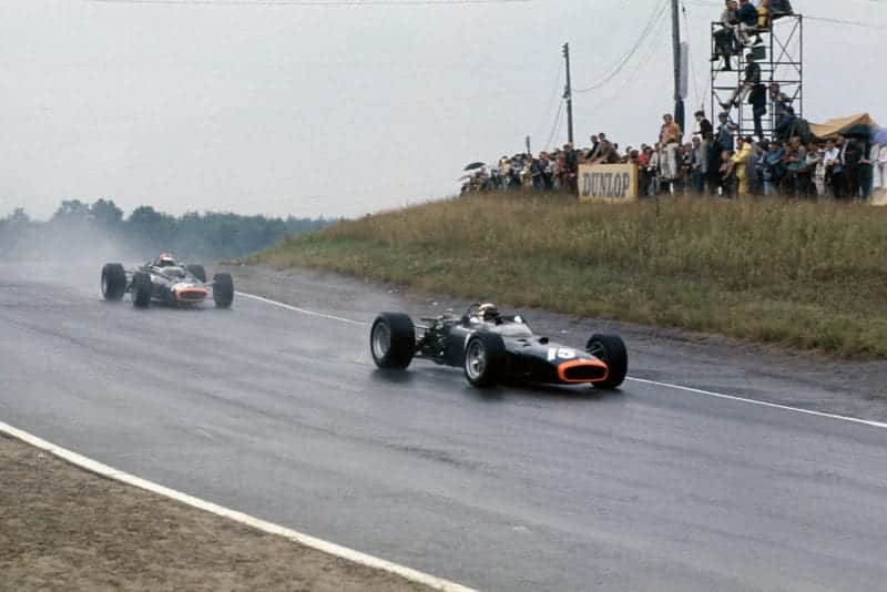 Mosport Park, Ontario, Canada. 25 - 27 August 1967. Jackie Stewart (BRM P83) leads Mike Spence (BRM P83).