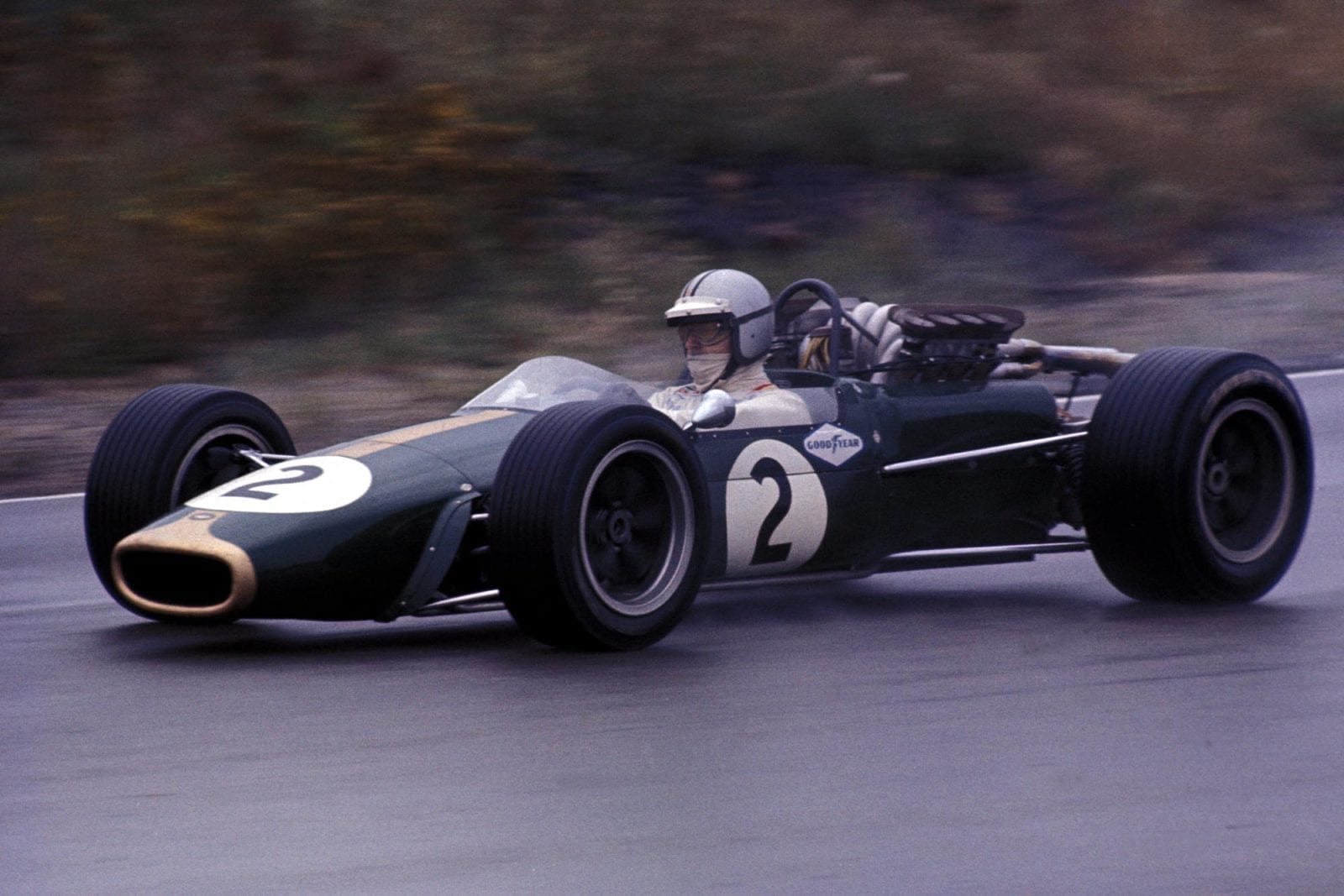 Denny Hulme (NZL) Brabham Repco BT24.
