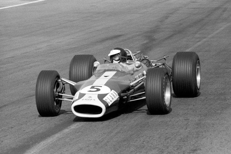 Race winner Jim Clark (GBR) Lotus 49.