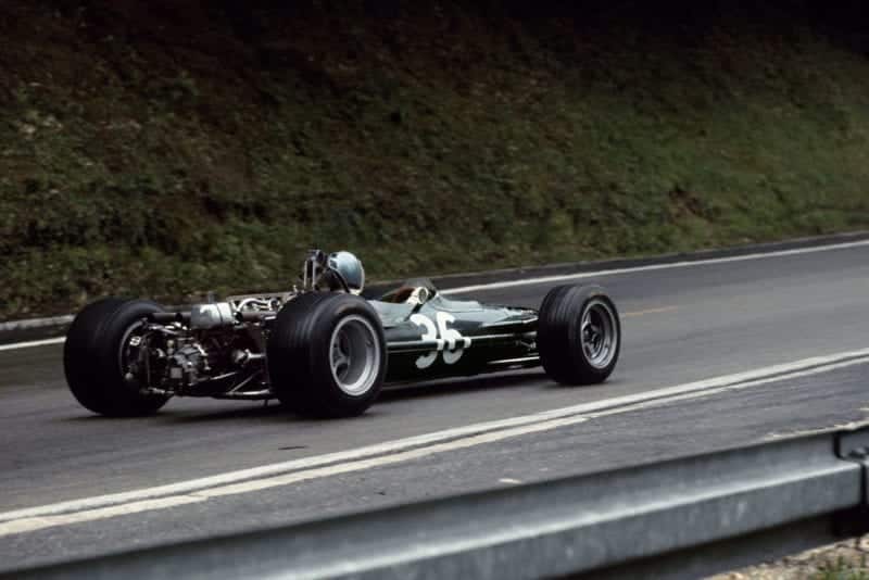 Piers Courage (BRM P126-BRM), 6th position, action.