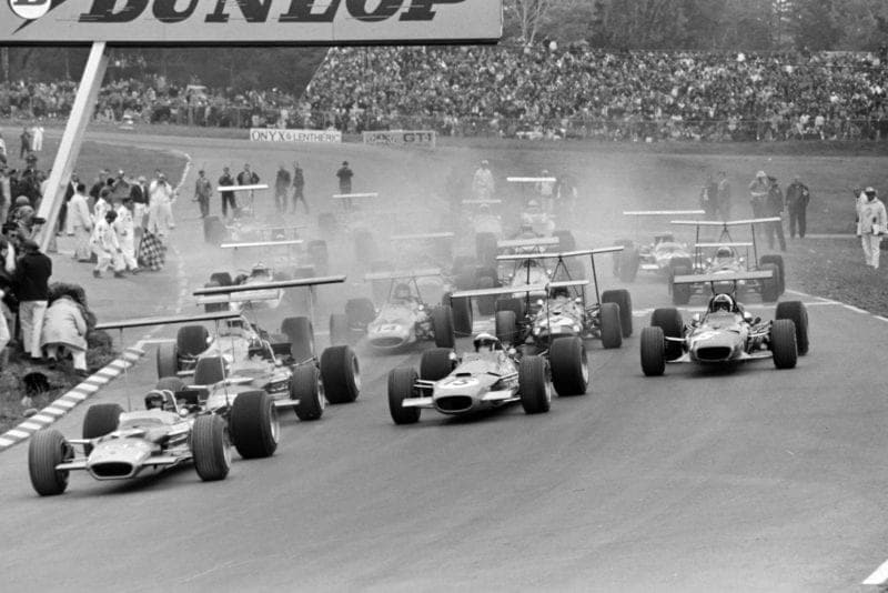 The 1968 United States Grand Prix starts.