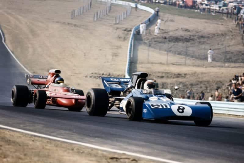 Jackie Stewart (Tyrrell) battles with Ronnie Peterson (March) at the 1971 United States Grand Prix.