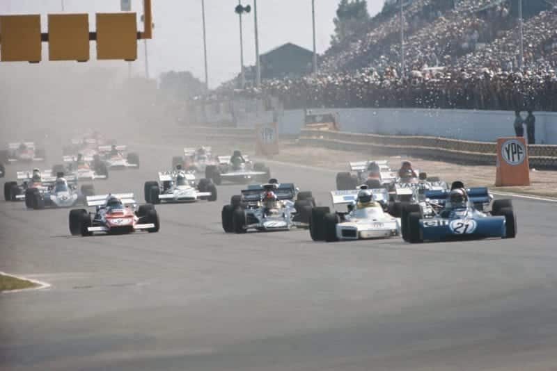 Jackie Stewart (Tyrrell) jumps into the lead at the 1972 Argentine Grand Prix.