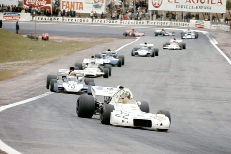 Brabham's Wilson Fittipaldi leads the midfield pack during the 1972 Spanish Grand Prix, Jarama.