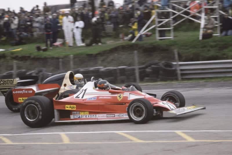 Gilles Villeneuve (Ferrari) fights with Jody Scheckter (Wolf), 1977 Canadian Grand Prix, Mosport Park.