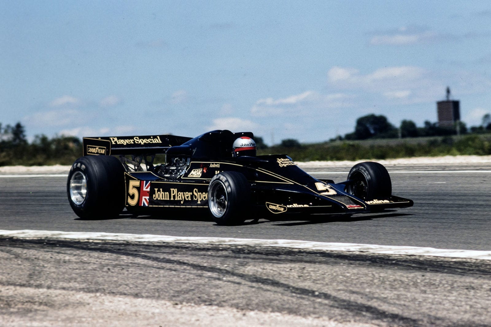Mario Andretti (Lotus) at the 1977 french Grand Prix, Dijon.