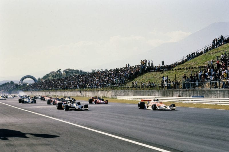 The 1977 Japanese Grand Prix gets underway, Fuji.