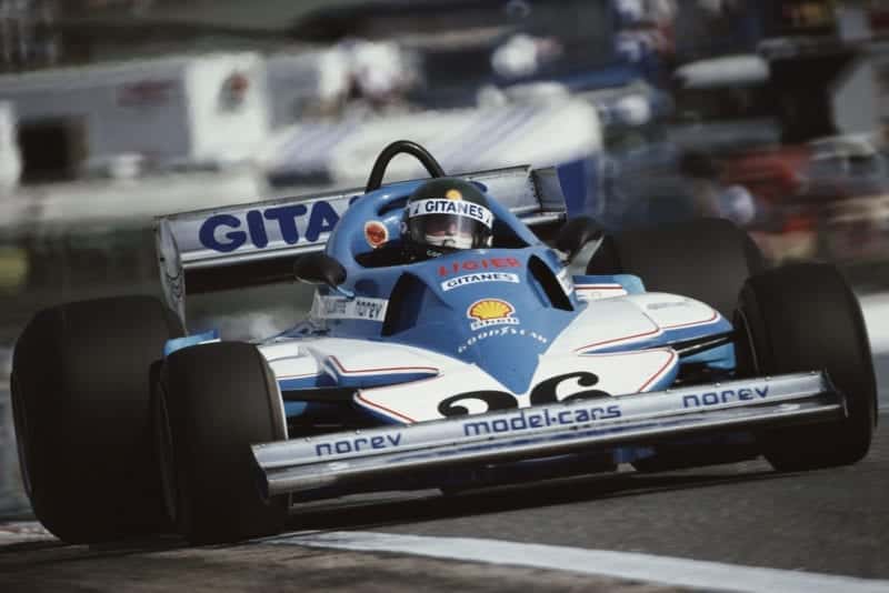 Jacques Laffite (Ligier) at the 1977 Spanish Grand Prix, Jarama.