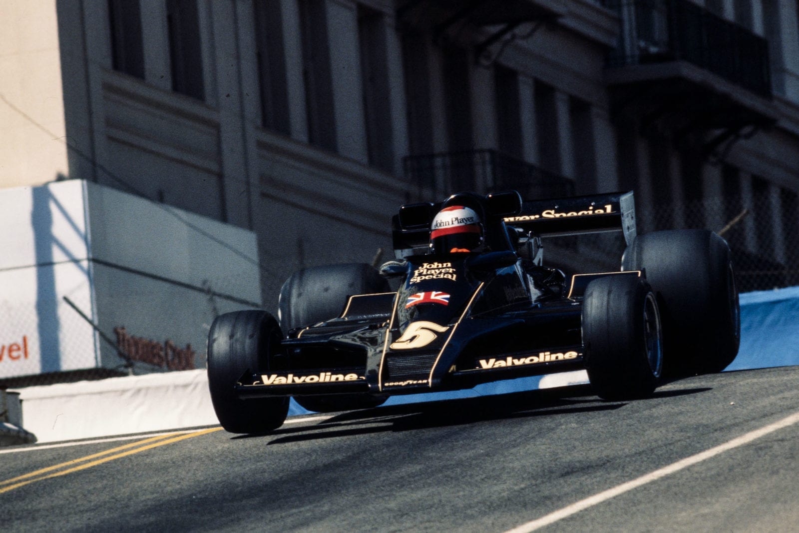 Mario Andretti (Lotus) at the 1977 United States Grand Prix West, Long Beach.