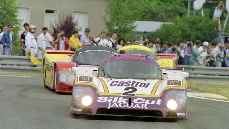 4 LE MANS 24 HOURS 1988 - PHOTO - THIERRY BOVY : DPPI N°2 - JAN LAMMERS (NDL) - ANDY WALLACE (GBR) - JOHNNY DUMFRIES (GBR) : JAGUAR XJR 9 LM SILK CUT