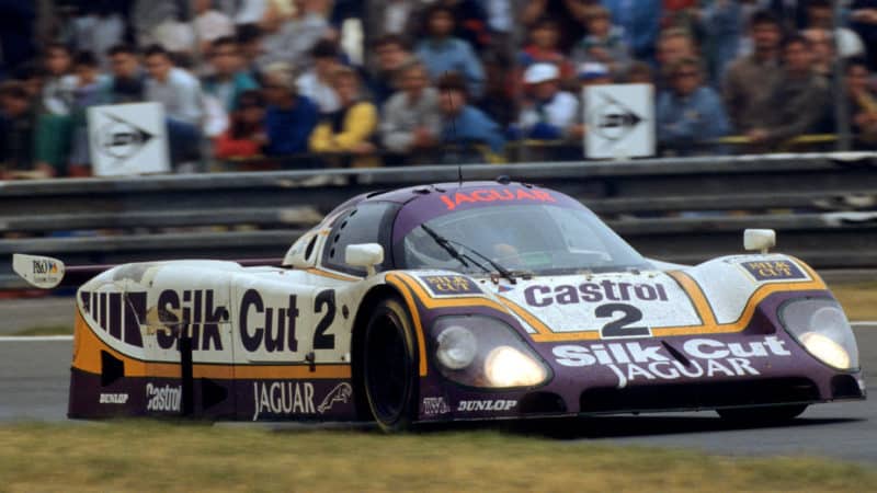 7 LE MANS 24 HOURS 1988 - PHOTO - THIERRY BOVY : DPPI N°2 - JAN LAMMERS (NDL) - ANDY WALLACE (GBR) - JOHNNY DUMFRIES (GBR) : JAGUAR XJR 9 LM SILK CUT