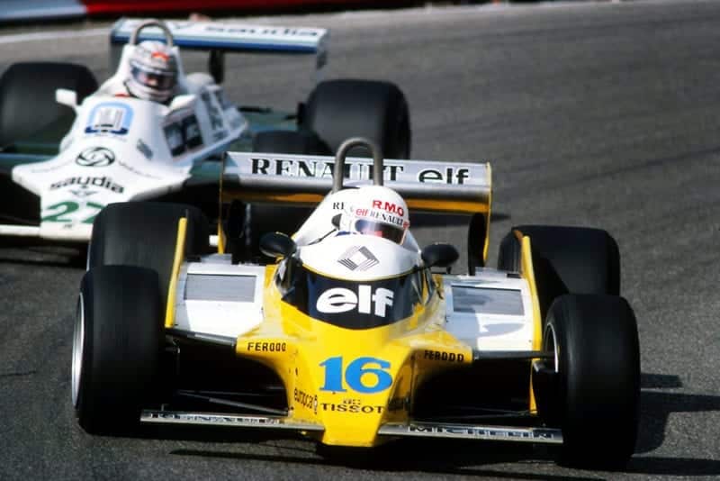 Rene Arnoux (FRA), Renault RE25, leads Alan Jones (AUS), Williams FW07B.