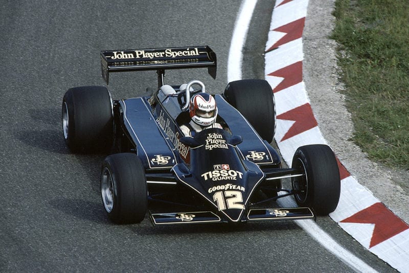 Nigel Mansell in a Lotus 87-Ford Cosworth.