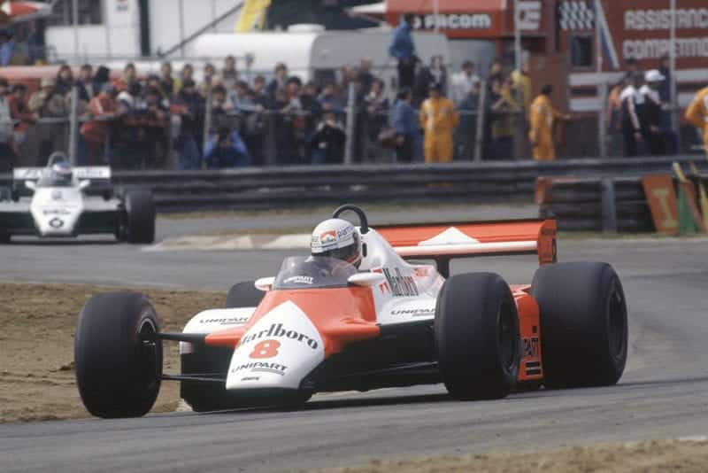 Niki Lauda in his McLaren MP4/1B-Ford Cosworth leads Keke Rosberg in a Williams FW08-Ford Cosworth).