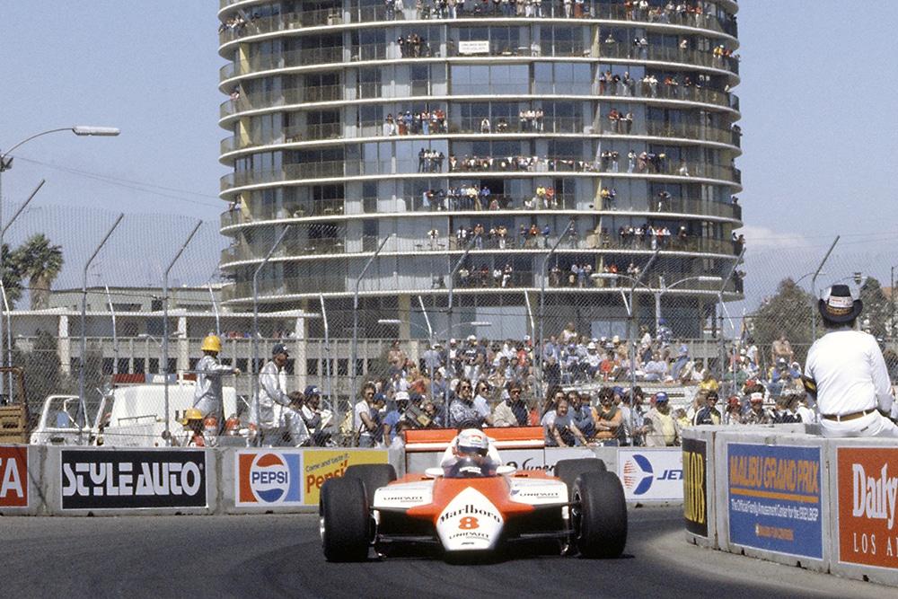 Niki Lauda (McLaren MP4/1B-Ford Cosworth), in 1st position.