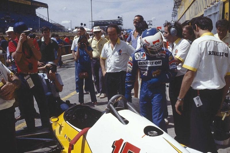 Alain Prost's Equipe Renault in the pits.