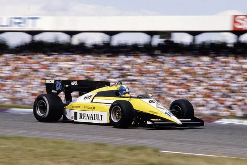 Derek Warwick driving his Renault RE50.