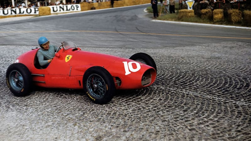 Alberto Ascari, Ferrari 500, Grand Prix of France, Reims-Gueux, 05 July 1953. (Photo by Bernard Cahier/Getty Images)