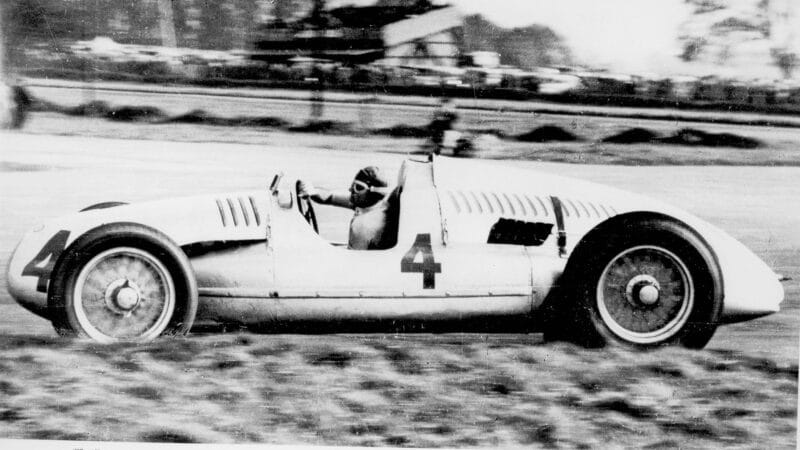Auto Union Tazio Nuvolaria 1938 Donington