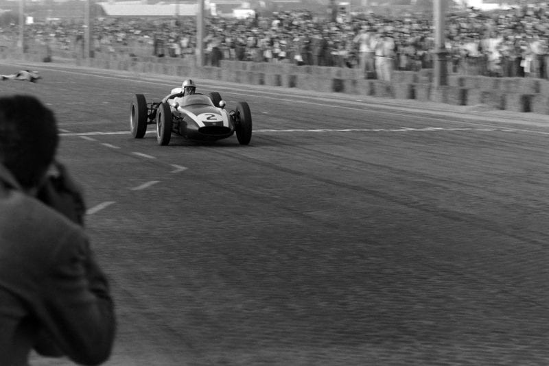 Brabham takes his 3rd consecutive win