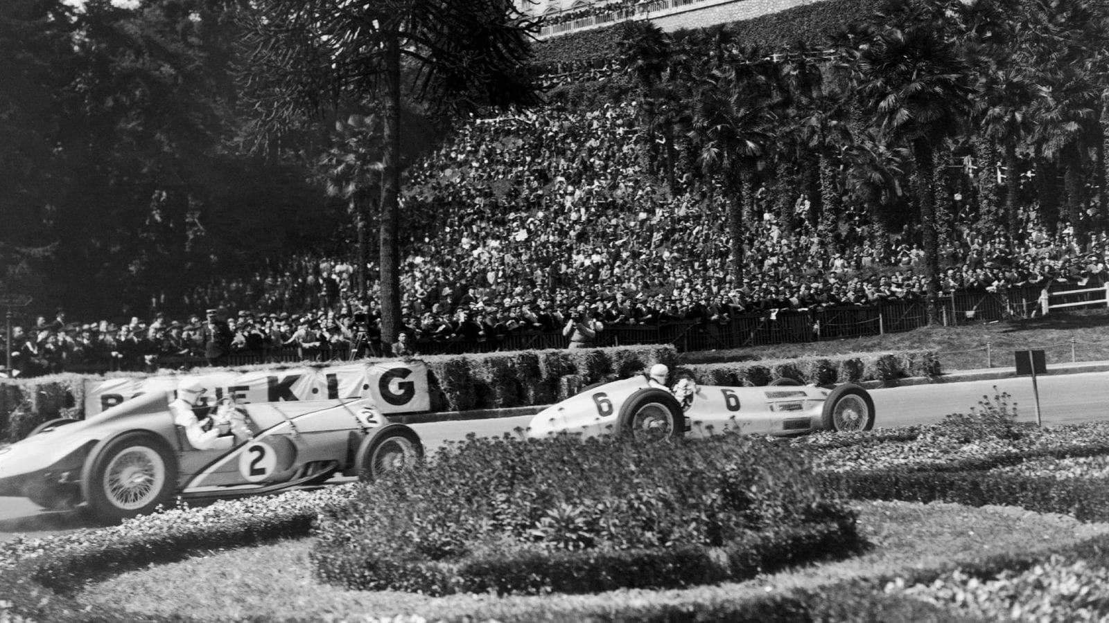 FRANCE - APRIL 11: On The Racing Circuit At The Grand Prix De Pau On April 11, 1938, The French Racecar Driver Rene Dreyfus, In A Delaye 145 (Number 2) Fights For Vies For First Place With Rudolf Caracciola In His Mercedes-Benz W154 (Number 6). (Photo by Keystone-France/Gamma-Keystone via Getty Images)