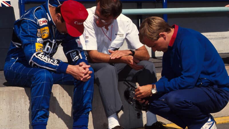 Nigel Mansell bows his head after losing victory in the 1991 Canadian Grand Prix