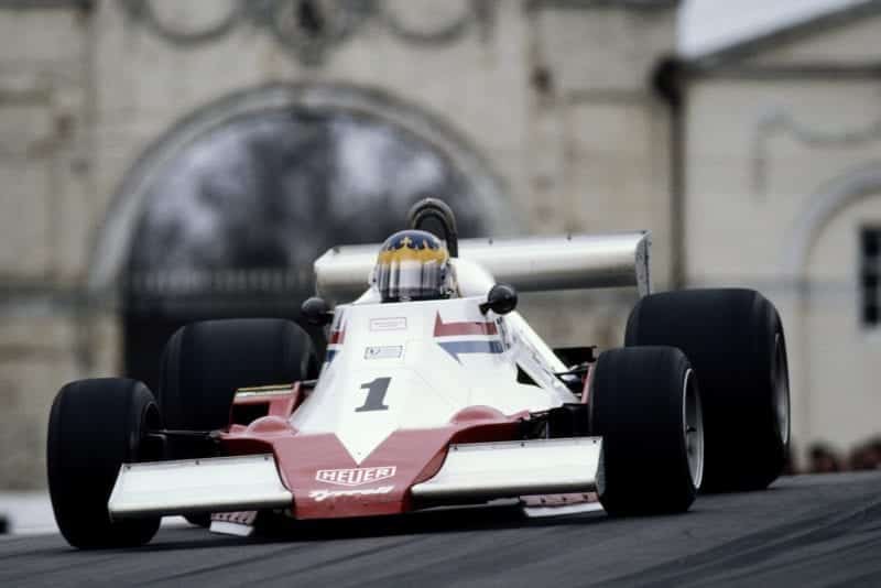 Desiré Wilson Tyrrell 008 1979 Oulton Park