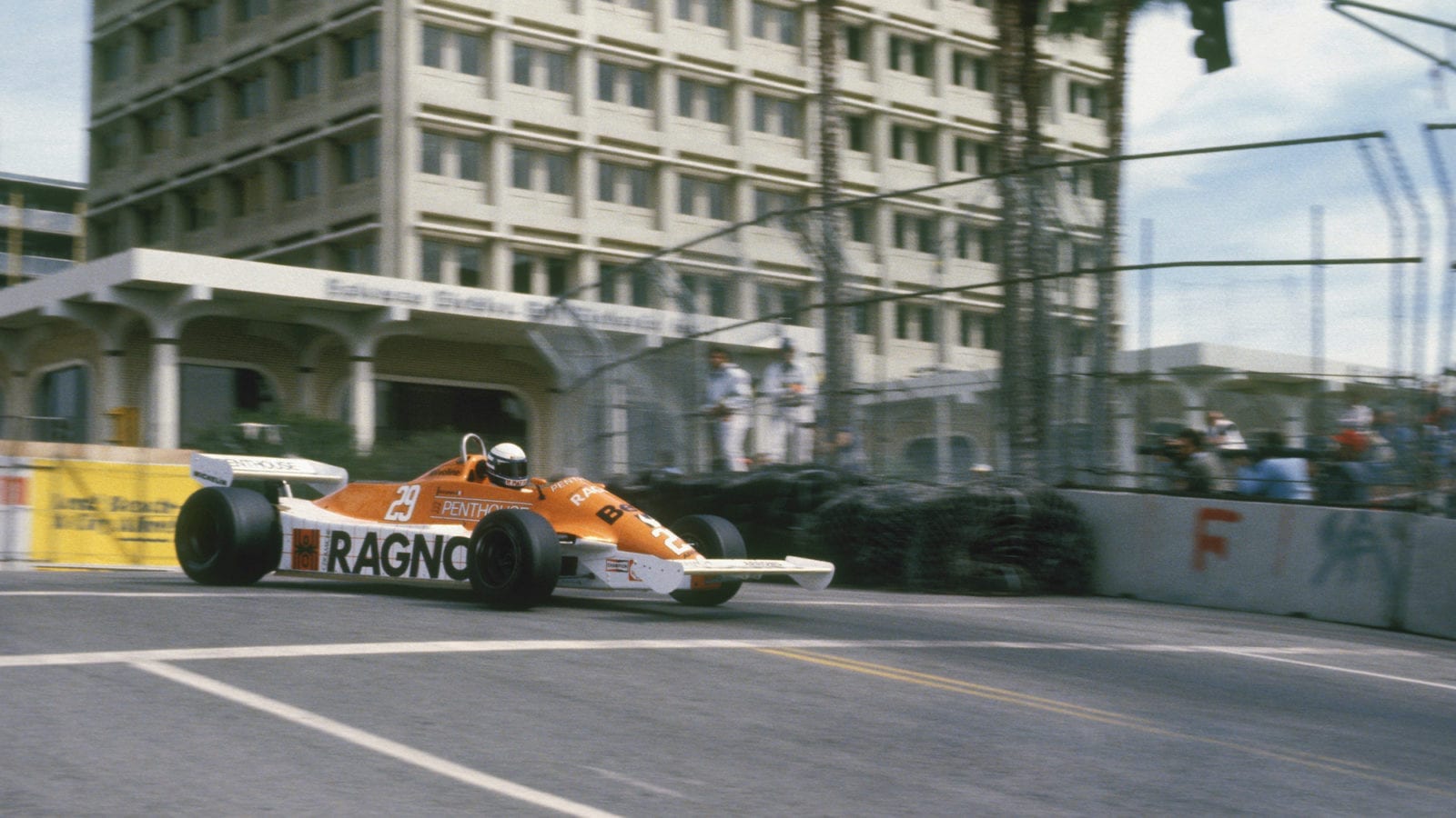 Riccardo Patrese in the Arrows during the 1981 US Grand Prix at Long Beach F1