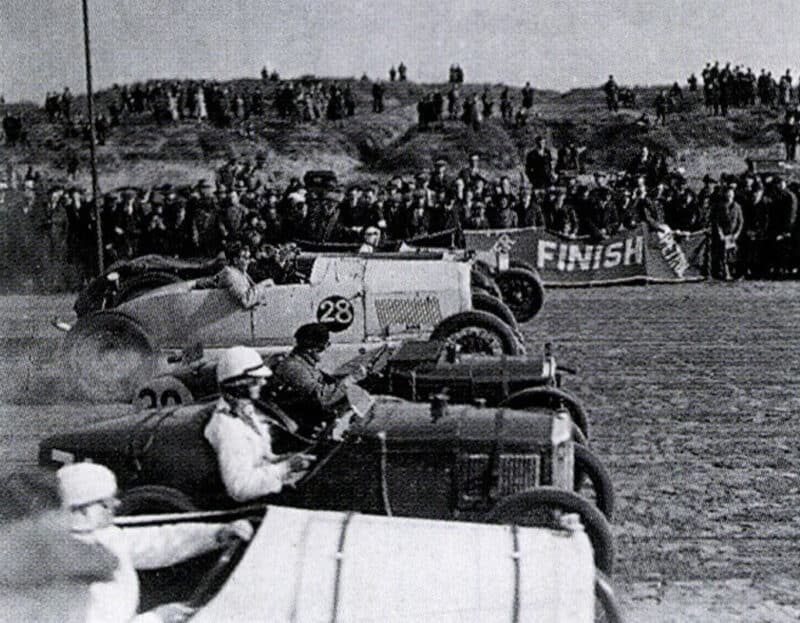 Start of Southport beach race