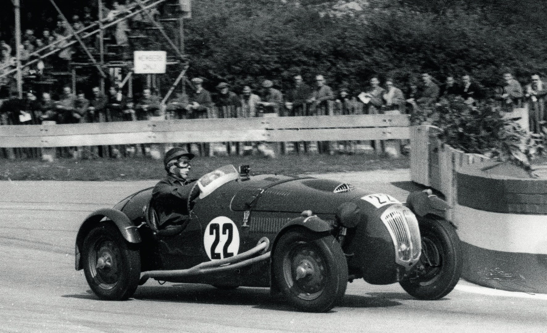Tony Brooks in Frazer Nash at 1953 Goodwood scratch race
