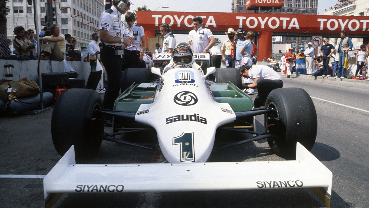 Williams of Alan Jones on the F1 grid at the 1981 Long Beach Grand Prix