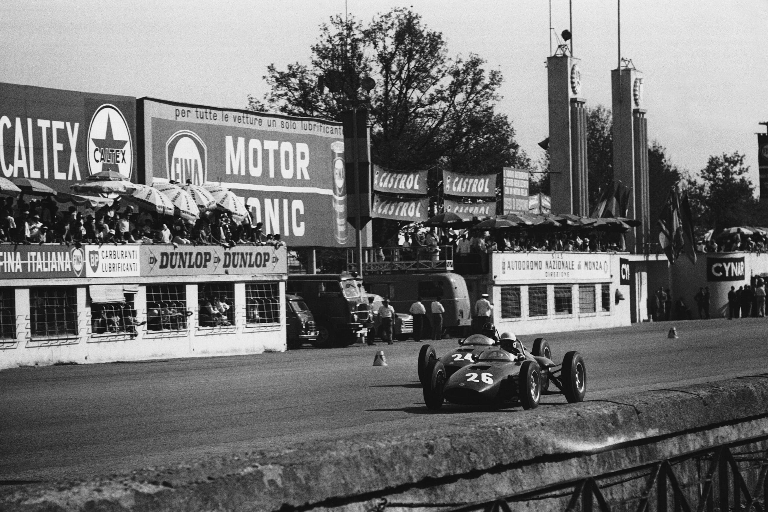 Tony Brooks in a BRM-Climax P48/57, leads Graham Hill in a BRM-Climax P48/57.
