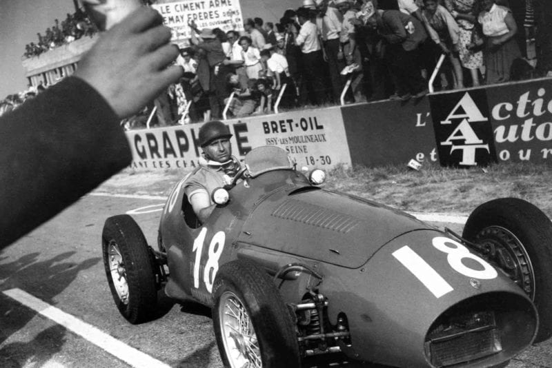 fangio_pits_1953_french_gp