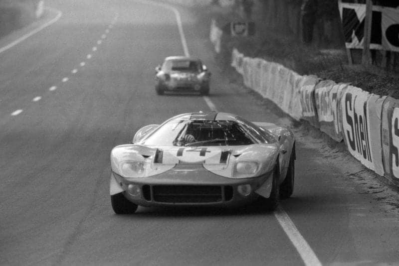 David Piper / Dick Thompson in the John Wyer Automotive Engineering, Mirage Mk1-Ford, Le Mans 1967.