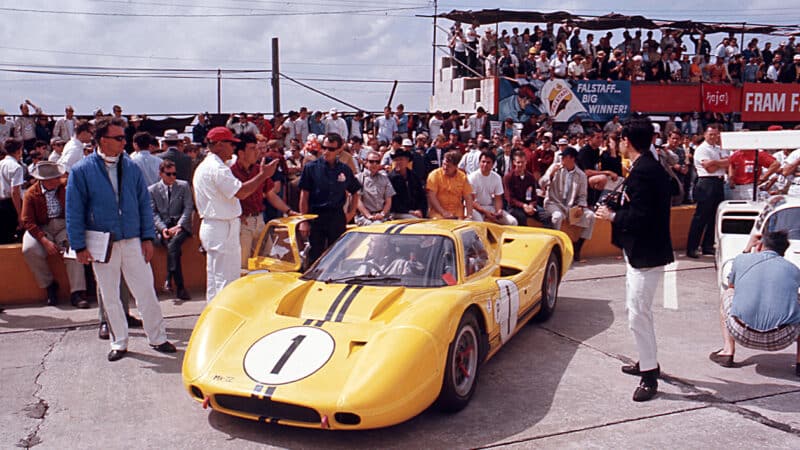Ford MkIV of Mario Andretti and Bruce McLaren ahead of the 1967 Sebring 12 Hours