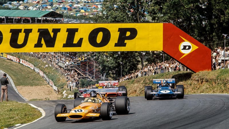 Dan Gurney leads Francois Cevert at Brands Hatch in 1970 British GP
