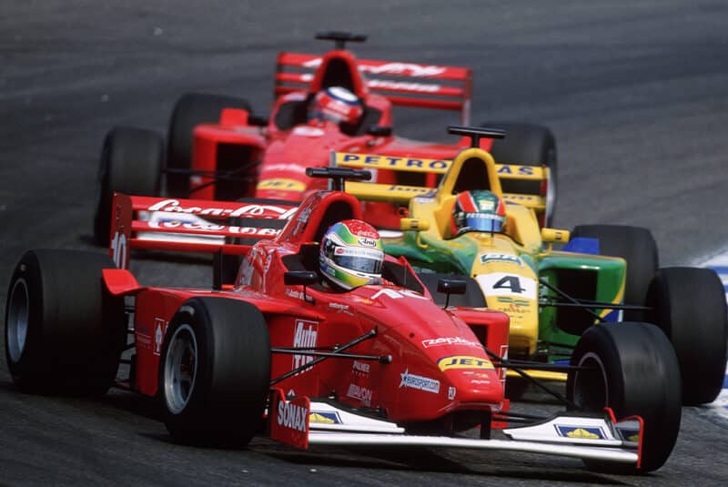 Justin Wilson ahead of Ricardo Sperafico and Tomas Enge in 2001 F3000 Hockenheim round