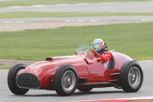 Alonso shows Ferrari form