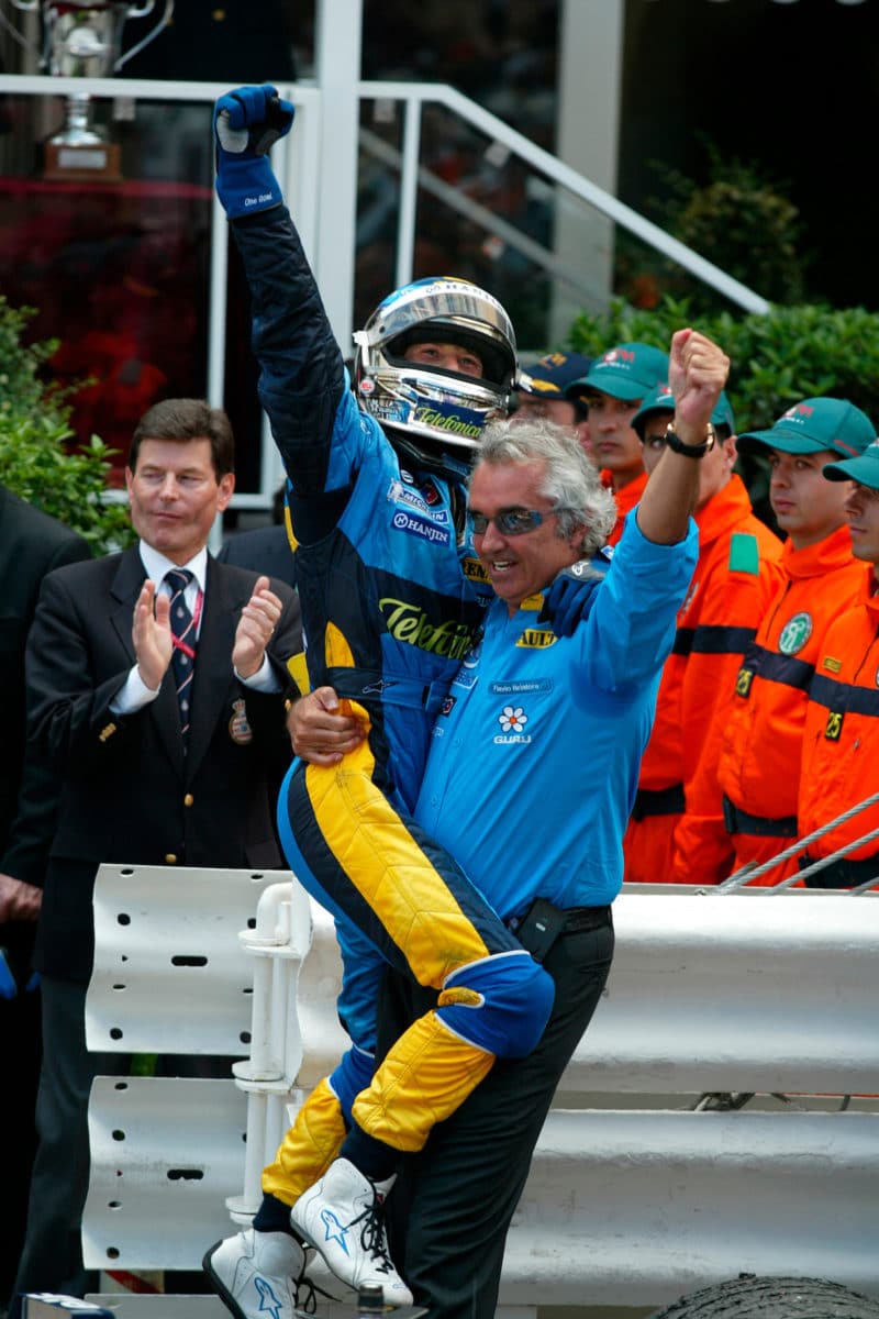 Jarno-Trulli-celebrates-winning-the-2004-Monaco-GP-with-Benetton-boss-Flavio-Briatore