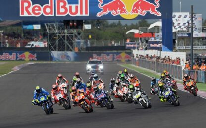 Márquez vs Rossi: the best tight fight ever?