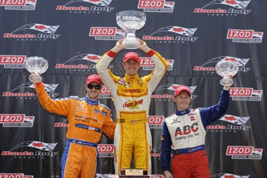 Hunter-Reay takes championship lead
